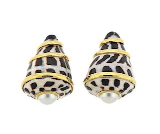 Trianon 18k Gold Shell Pearl Earrings
