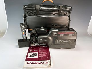 MAGNAVOX VHS MOVIE MAKER CVX300 OUTFIT IN CASE