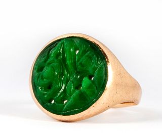 A Vintage Pierced Jade and Yellow Gold Ring