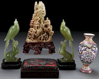 A FIVE PIECE GROUP OF CHINESE DECORATIVE ARTS