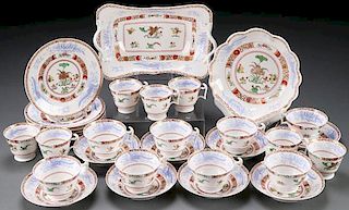 A PARTIAL SET OF SPODE DINNERWARE, LATE 19TH C