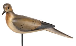 WILLIAM GIBIAN (ONANCOCK, VIRGINIA) CARVED AND PAINTED DOVE