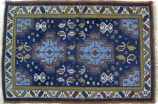 Shirvan throw rug, early 20th c., with 2 medallion