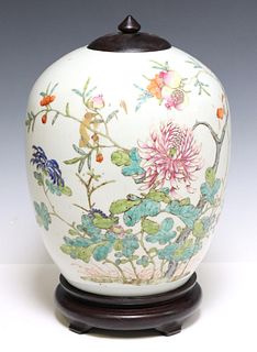 CHINESE PORCELAIN COVERED MELON JAR ON STAND