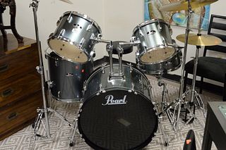 Pearl Roadshow Eight Piece Drum Set