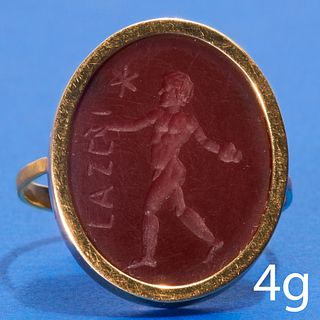 19TH CENTURY FRENCH GOLD CARVED INTAGLIO RING