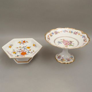 LOTE DE 2 FRUTEROS ALEMANIA SIGLO XX Elaboradas en porcelana  Selladas Waldershof y Weiden Bavaria Decoración floral y esm...