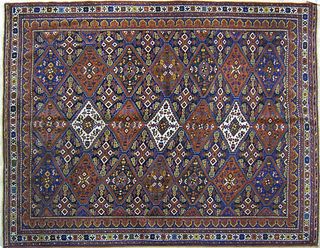 Malayer throw rug, ca. 1920, with repeating medall