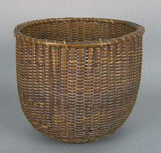 Large Nantucket basket, late 19th c., with turneda