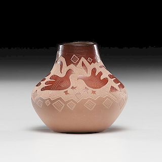 Jody Naranjo (Santa Clara, b. 1969) Sgrafitto Pottery Jar