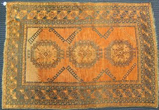 Bokhara throw rug, ca. 1910, with 3 medallions on