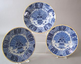 Pair of blue and white Delft plates, 18th c., 8 1/