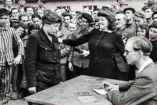 Henri Cartier-Bresson 1945 photo Gestapo Informer Recognized