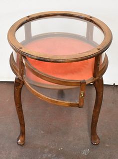 ANTIQUE ROUND DISPLAY TABLE