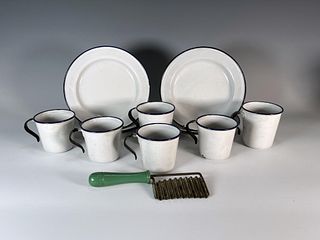 ENAMELWARE CUPS AND PLATES SLICER W GREEN WOOD HANDLE