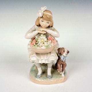 Girl With Flowers 1001088 - Lladro Porcelain Figurine