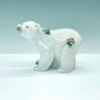 Attentive Polar Bear with Flowers 1006354 - Lladro Figurine