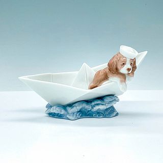 Little Stowaway - Lladro Porcelain Figurine