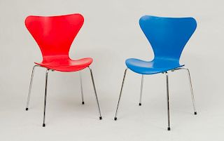 Arne Jacobsen / Fritz Hansen, Two Chairs, Series 7, Model 3107
