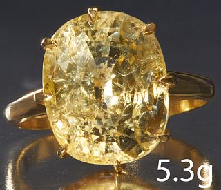 FINE YELLOW SAPPHIRE SOLITAIRE RING