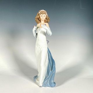 Anticipation 1006608 - Lladro Porcelain Figurine