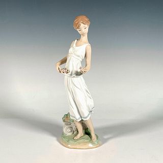 Flowers For A Goddess 1007709 - Lladro Porcelain Figurine
