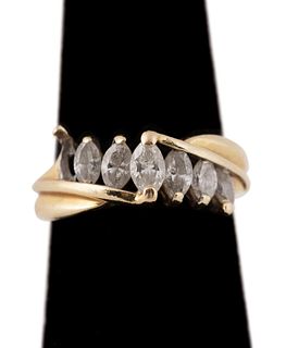 MARQUISE DIAMOND AND 14K YELLOW GOLD RING
