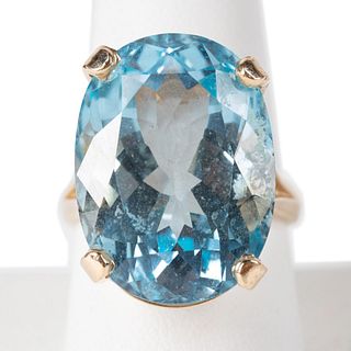 36CT BLUE TOPAZ AND 14K YELLOW GOLD RING