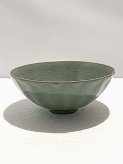 Chinese Guan Type Longquan Bowl