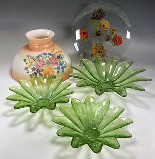 ASSORTMENT OF FLORAL GLASS ITEMS LAMP SHADE