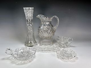 LOT OF CRYSTAL DECORATIVE AND SERVING ITEMS