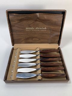 MODE DANISH WOOD HANDLED STEAK KNIVES SET IN BOX