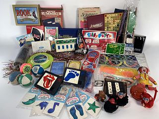 ASSORTMENT OF VINTAGE TOYS GAMES AND PUZZLES