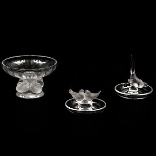 LOTE DE FIGURAS DECORATIVAS FRANCIA SIGLO XX Elaboradas en cristal transparente Sellado Lalique Decoración con aves Acabado opaco