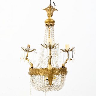 CANDIL SIGLO XX Elaborado en bronce y cristal cortado cuenta con brazos y colgantes Decorado con elementos arquitectónicos