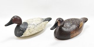 STEVE WELLER COLLECTION CARVED CANVASBACK DUCK DECOYS, PAIR