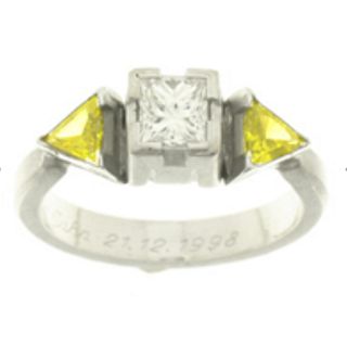 14K WHITE GOLD DIAMOND RING, 2.95 dwt., .75ct.TW PRINCESS WHITE Center Diamond .25ct.TW TRILLION YELLOW TREATED Diamonds Size6.50
