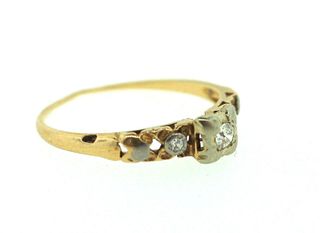 GOLD ENGAGEMENT RING