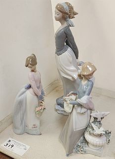 Tray 3 Lladro Figurines A28My 14", #7622 10" And #5416 10"