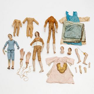 Group Neapolitan creche figures, parts, & clothing