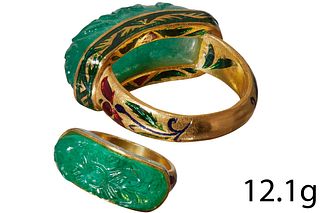 FINE CARVED MOGHUL EMERALD AND ENAMEL RING