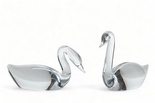 Steuben (American) Art Glass Swan Figurines, H 4.75" 2 pcs