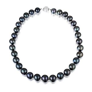 A Cultured Tahitian Pearl Necklace