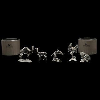 LOTE DE FIGURAS DECORATIVAS AUSTRIA SIGLO XX Elaboradas en cristal de Swarovski Diseños a manera de animales: oso, camello,...