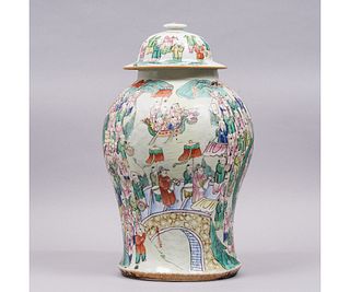 CHINESE PORCELAIN TEMPLE JAR