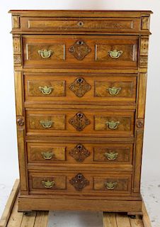 Victorian chest of drawers in oak