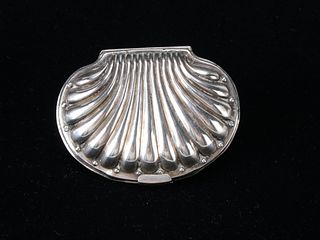 ELEGANT VINTAGE SHELL-SHAPED SILVER VANITY COIN PURSE