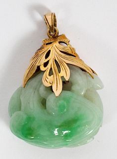 18KT GOLD AND JADE PENDANT