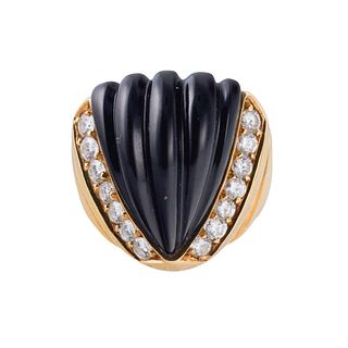 18k Gold Carved Onyx Diamond Ring