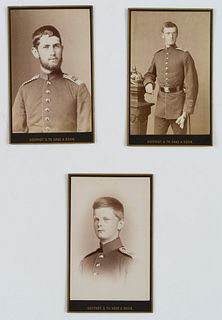 ATELIER G. TH. HASE (19th), 3 CdV Men in uniform,  1885, CDV